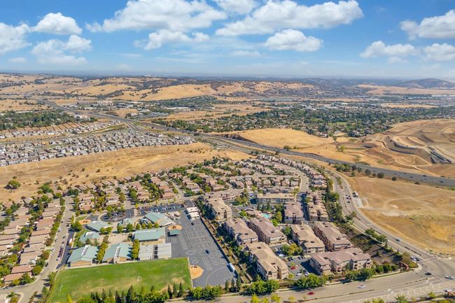 UNIT-1226 - 1200 Moon Cir, Condo with 2 bedrooms, 2 bathrooms and null parking in Folsom CA | Image 49