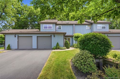 28 E Knoll, Rhinebeck, NY, 12572-1913 | Card Image