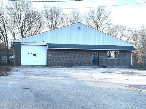 442 Westerly Bradford Rd, Westerly, RI, 02891-2665 | Card Image