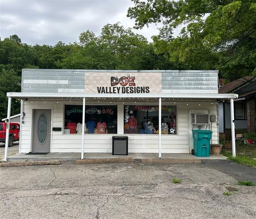 305 Pine St, Steelville, MO, 65565-6009 | Card Image