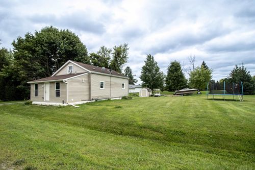 12525 Irish Rd, Otisville, MI, 48463-9430 | Card Image