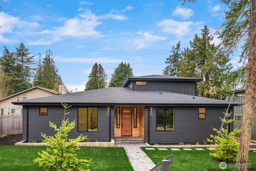 9711 44th Ave Sw, Seattle, WA, 98136-2704 | Card Image