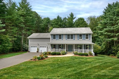 128 Middle Rd, Southampton, MA, 01073-9582 | Card Image