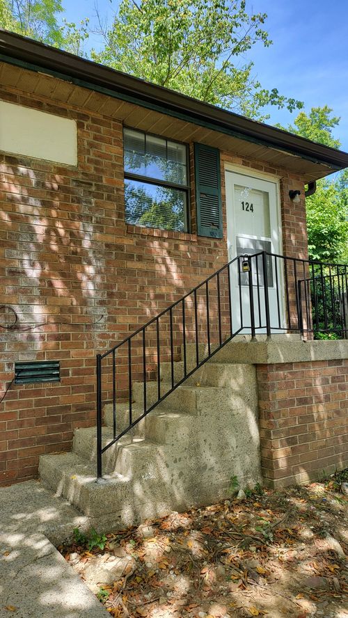 124 Vickey Ct, Nashville, TN, 37211-6624 | Card Image