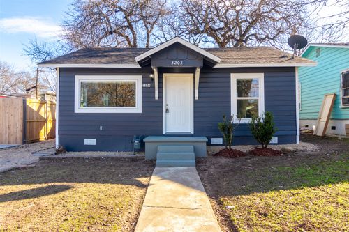 3203 E 16th St, Austin, TX, 78721-1007 | Card Image