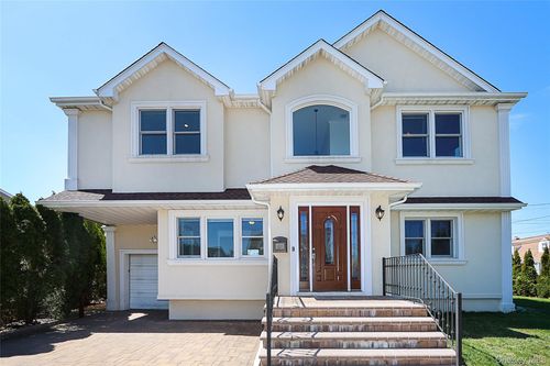 489 Emory Road, Hempstead, NY, 11501 | Card Image