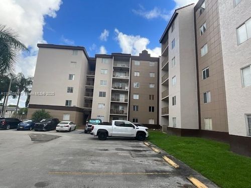 apt-201-15221 80th St, Miami, FL, 33193-1348 | Card Image