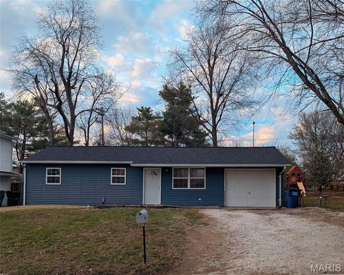 17 Warsen Ave, Wentzville, MO, 63385-4812 | Card Image