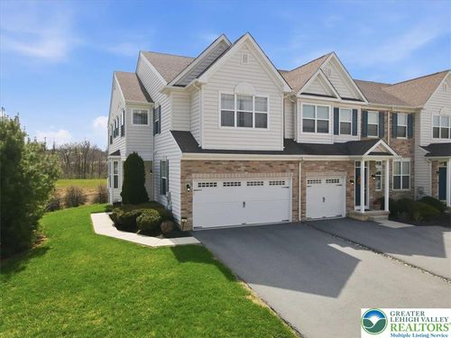 250 Redclover Ln, ALLENTOWN, PA, 18104-9241 | Card Image