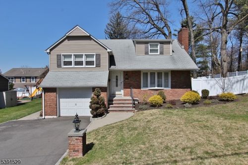 611 E Crescent Pkwy, South Plainfield, NJ, 07080-5313 | Card Image