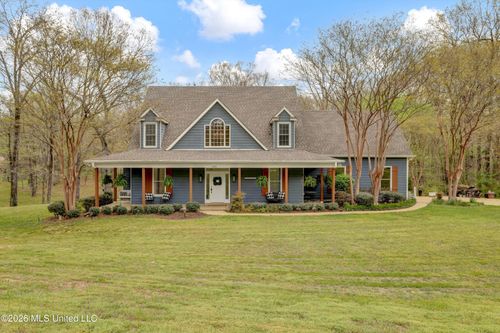 6180 Rolling Hills Dr, Olive Branch, MS, 38654-9589 | Card Image