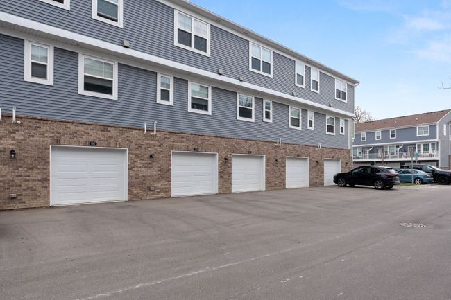 203 Sean St, Condo with 2 bedrooms, 3 bathrooms and null parking in Brighton MI | Image 31