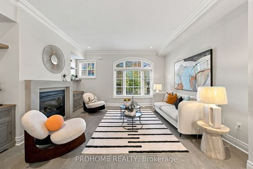 1831 Pagehurst Ave, Mississauga, ON, L4X1Y5 | Card Image