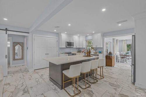 306 Shoreline Dr, Gulf Breeze, FL, 32561-4513 | Card Image