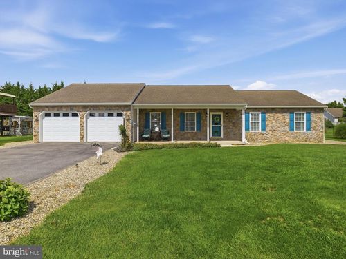 226 Grove Dr, SHIPPENSBURG, PA, 17257-8859 | Card Image