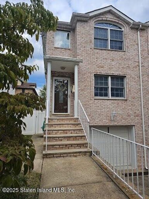 137 Delaware Ave, Staten Island, NY, 10304-3926 | Card Image