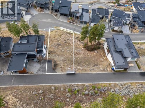 3332 Black Pine Lane, Kelowna, BC, V1V3G1 | Card Image