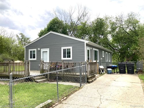 63 Parkdale Ave, Pontiac, MI, 48340-2545 | Card Image