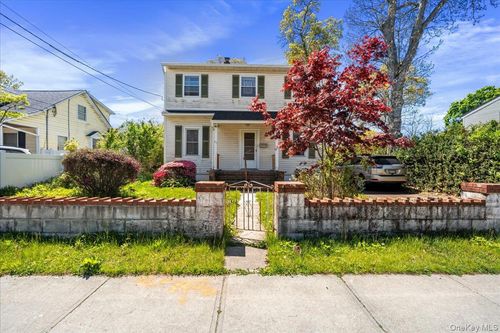 50 Bittermint St, Islip, NY, 11751-2802 | Card Image