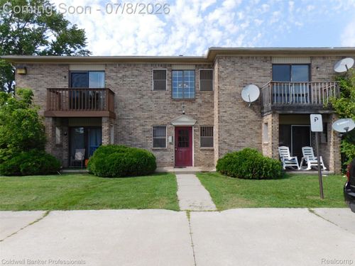 apt-202-284 E 13 Mile Rd, Madison Heights, MI, 48071-5200 | Card Image