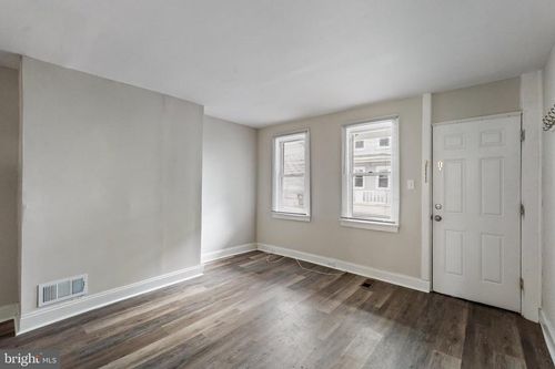 212 York St, BURLINGTON, NJ, 08016-1512 | Card Image