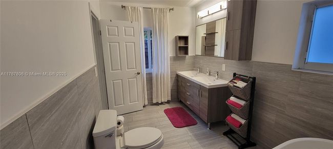 1 - 2231 Sw 17 Th Ter, House other with 5 bedrooms, 4 bathrooms and null parking in Miami FL | Image 21