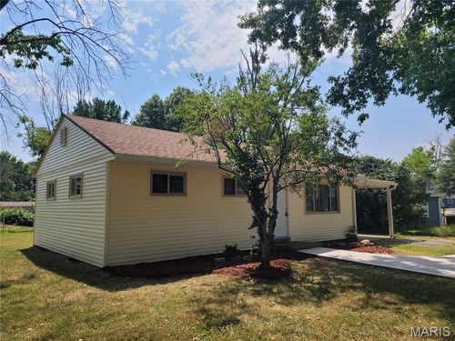 809 Southmoor Pl, Godfrey, IL, 62035-1827 | Card Image