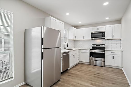 apt-14-9711 Linkmeadow Ln, Houston, TX, 77025-1454 | Card Image