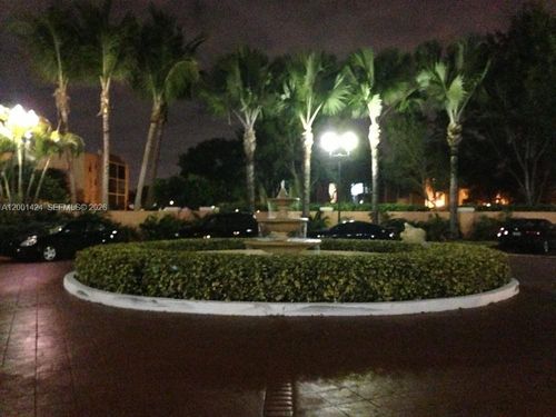 301-8245 Lake Dr, Doral, FL, 33166-7780 | Card Image