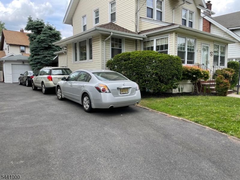 Residential Lease in Bloomfield Twp.