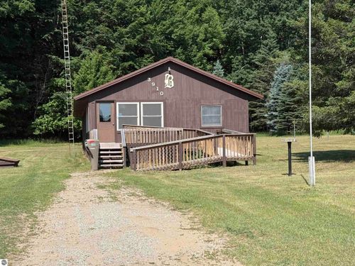 3910 S Vandermeulen Rd, Mc Bain, MI, 49657-9508 | Card Image