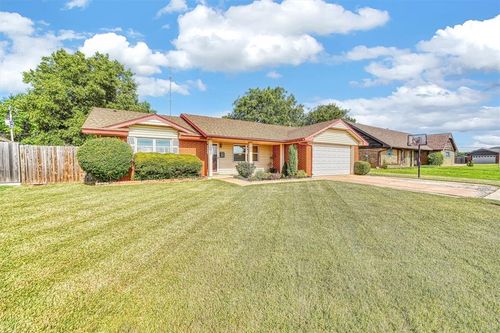 1623 Crestview Dr, Cordell, OK, 73632-1412 | Card Image