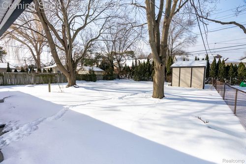 43201 Penny Dr, Sterling Heights, MI, 48314-3544 | Card Image