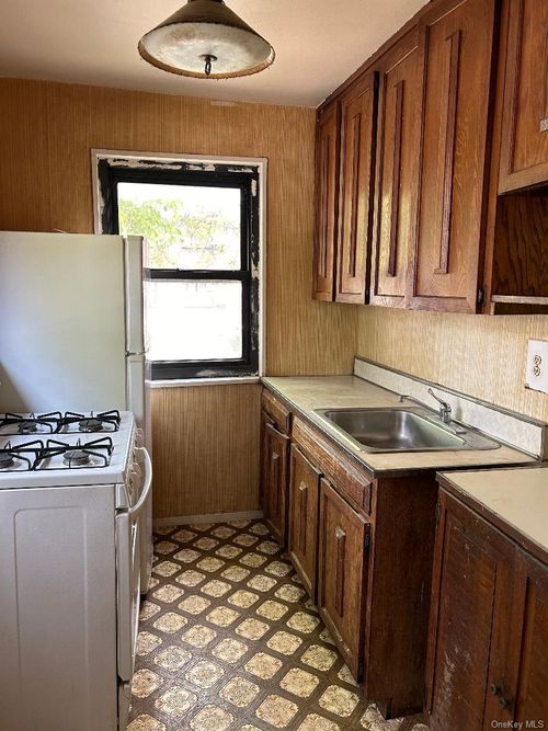 4-297-163 17th Ave, Whitestone, NY, 11357-3350 | Card Image