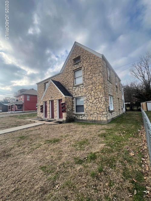 606 Washington St, Jefferson City, MO, 65101-2965 | Card Image