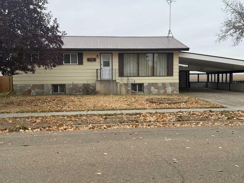 305 2 St E, Foremost, AB, T0K0X0 | Card Image