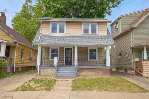 3538 Independence Rd, Cleveland, OH, 44105-1052 | Card Image