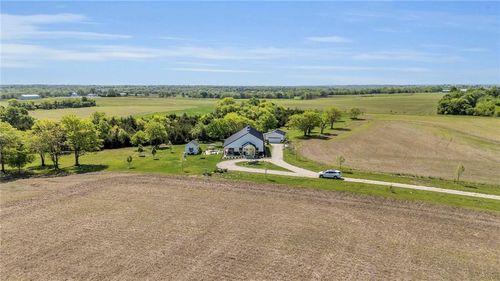 36987 Somerset Rd, La Cygne, KS, 66040-4022 | Card Image
