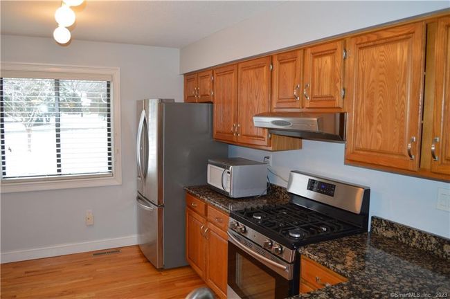 2 - 2 Westview Ct, Condo with 2 bedrooms, 3 bathrooms and null parking in Avon CT | Image 4