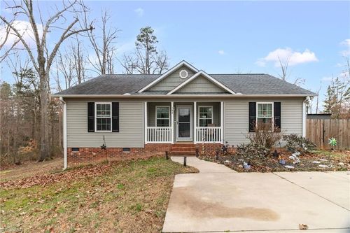 104 Black Ave, Thomasville, NC, 27360-3313 | Card Image
