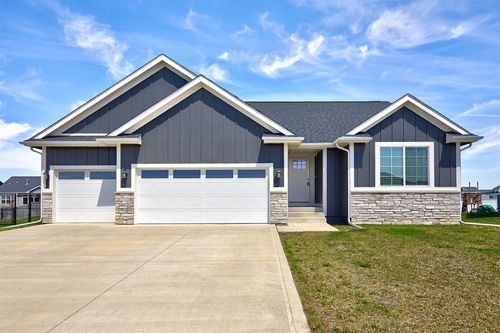 208 11th Ct Nw, Bondurant, IA, 50035-6859 | Card Image