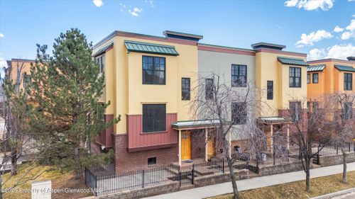 1002 Colorado Ave, Carbondale, CO, 81623-1522 | Card Image