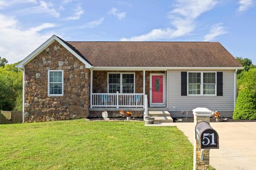 51 Thoroughbred Cir, LEXINGTON, VA, 24450-3672 | Card Image