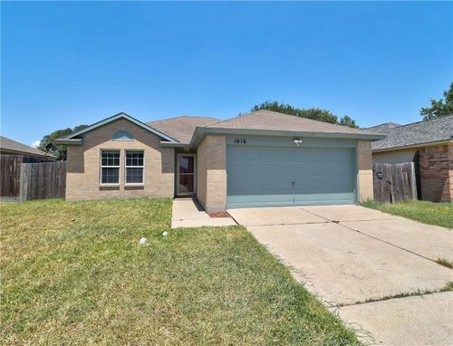 1016 Sacramento, Portland, TX, 78374-4165 | Card Image