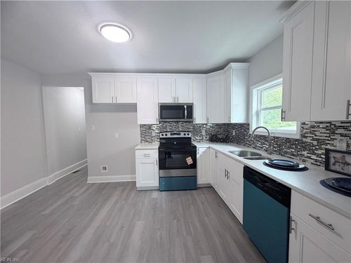 2534 Keller Ave, Norfolk, VA, 23509-2324 | Card Image