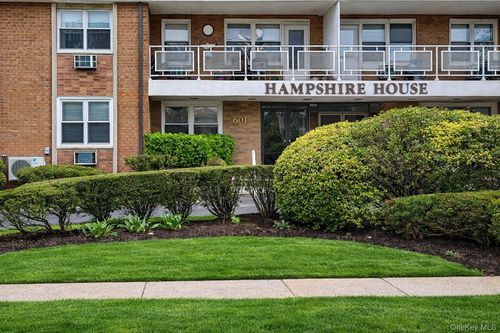 apt-a17-601 Chestnut St, Cedarhurst, NY, 11516-2235 | Card Image