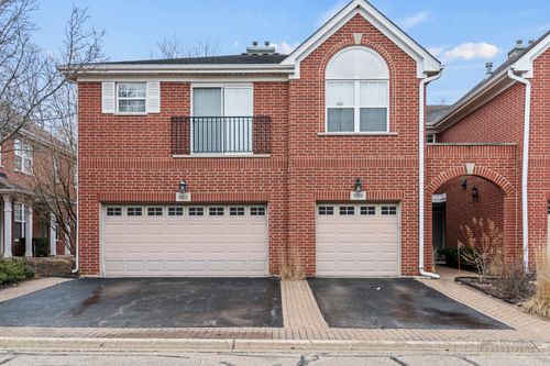 955 Kensington Dr, Northbrook, IL, 60062-5969 | Card Image