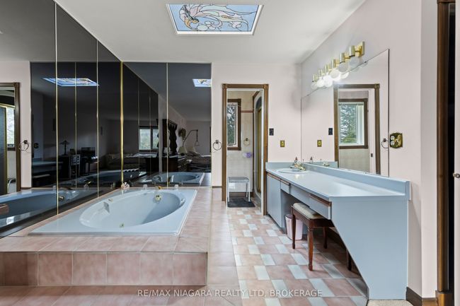 683 Canboro Rd, House other with 3 bedrooms, 3 bathrooms and 6 parking in Fenwick ON | Image 38