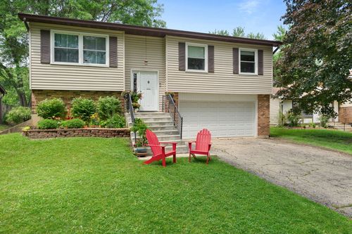 138 S Berteau Ave, Bartlett, IL, 60103-4211 | Card Image
