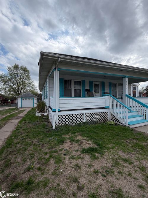 2826 Avenue L, Fort Madison, IA, 52627-3738 | Card Image